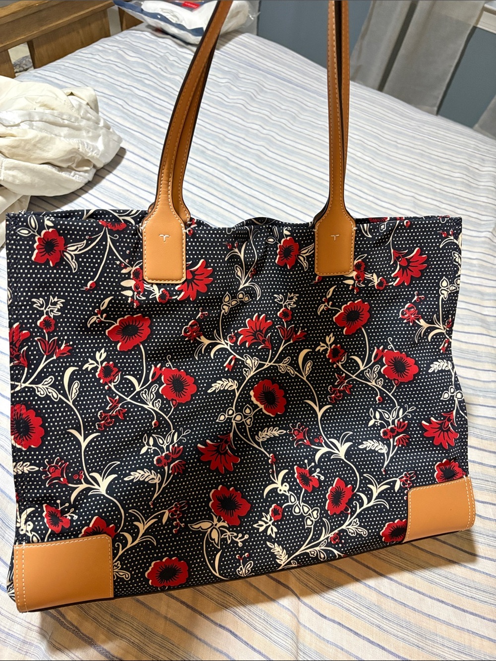 Tory Burch Ella Tote Bag and Red Floral nylon Print leather handles and trim - Picture 6 of 16